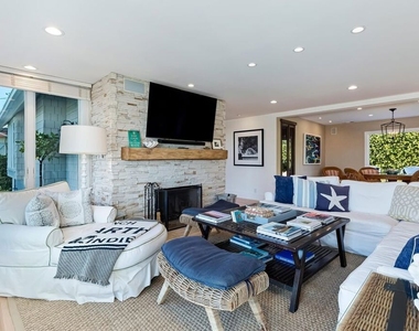 25129 Malibu Road - Photo Thumbnail 10