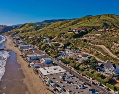25129 Malibu Road - Photo Thumbnail 4