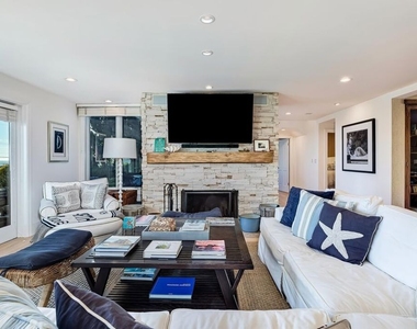 25129 Malibu Road - Photo Thumbnail 9