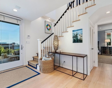 25129 Malibu Road - Photo Thumbnail 8