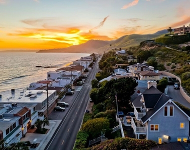 25129 Malibu Road - Photo Thumbnail 6
