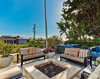 25129 Malibu Road - Photo Thumbnail 16