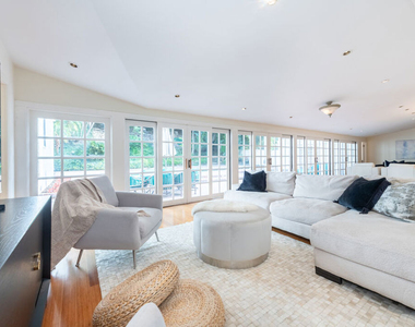1148 Coldwater Canyon Drive - Photo Thumbnail 17
