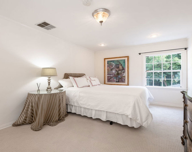 1148 Coldwater Canyon Drive - Photo Thumbnail 28