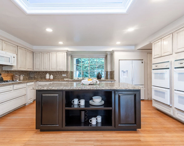 1148 Coldwater Canyon Drive - Photo Thumbnail 14