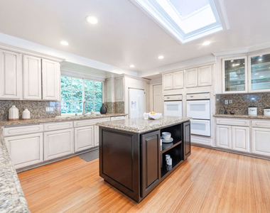 1148 Coldwater Canyon Drive - Photo Thumbnail 12