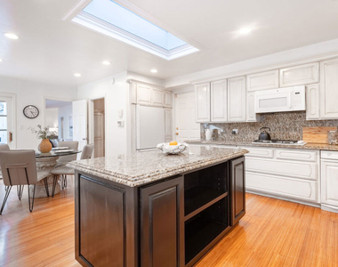 1148 Coldwater Canyon Drive - Photo Thumbnail 13