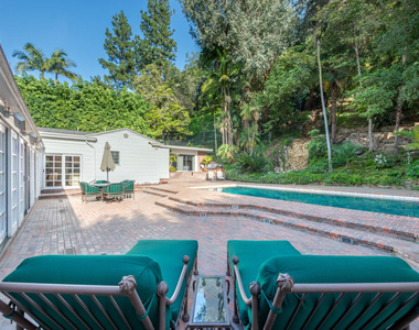 1148 Coldwater Canyon Drive - Photo Thumbnail 29