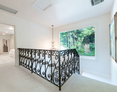 1148 Coldwater Canyon Drive - Photo Thumbnail 21