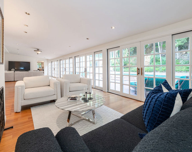 1148 Coldwater Canyon Drive - Photo Thumbnail 18