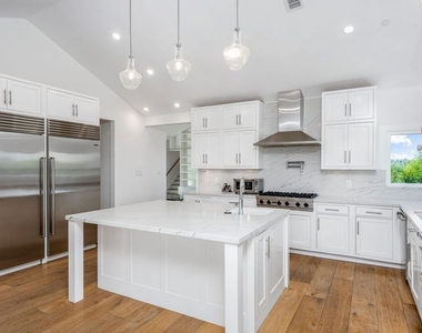 19621 Wells Drive - Photo Thumbnail 8
