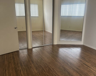 1001 Hammond Street - Photo Thumbnail 4