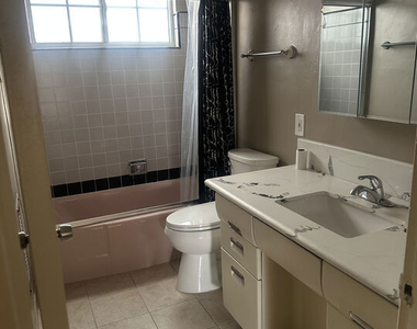 1001 Hammond Street - Photo Thumbnail 5