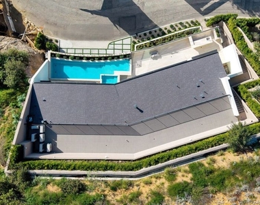 8765 Hollywood - Photo Thumbnail 4