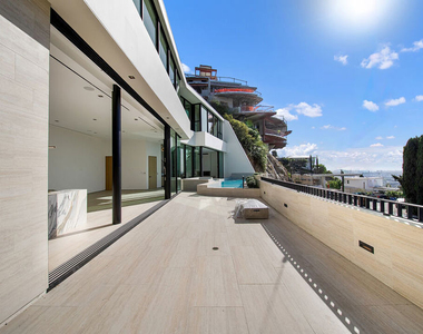 8765 Hollywood - Photo Thumbnail 27