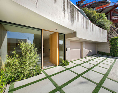 8765 Hollywood - Photo Thumbnail 55