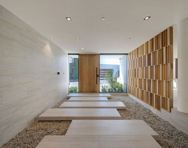 8765 Hollywood - Photo Thumbnail 7