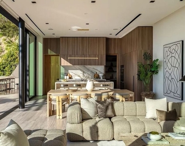 8765 Hollywood - Photo Thumbnail 68