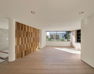 8765 Hollywood - Photo Thumbnail 59