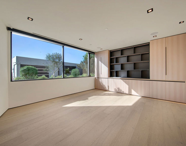 8765 Hollywood - Photo Thumbnail 60