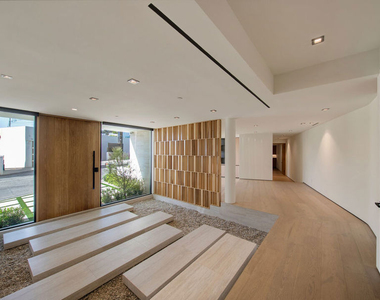 8765 Hollywood - Photo Thumbnail 8