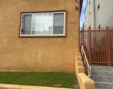 1001 Hammond Street - Photo Thumbnail 8