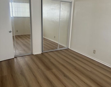 1001 Hammond Street - Photo Thumbnail 5