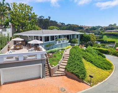 7201 Country Club Drive - Photo Thumbnail 5