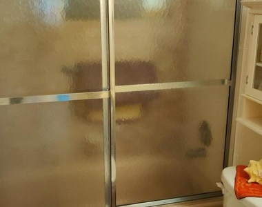 715 Lori Drive - Photo Thumbnail 14