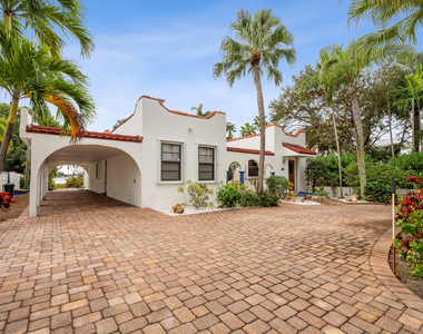 114 S Lake Drive - Photo Thumbnail 4