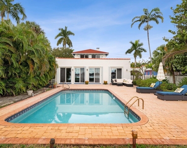 114 S Lake Drive - Photo Thumbnail 1
