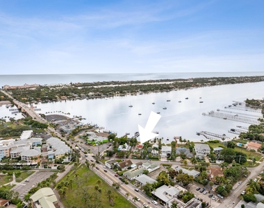 114 S Lake Drive - Photo Thumbnail 42