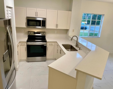 4987 Se Mariner Garden Circle - Photo Thumbnail 4