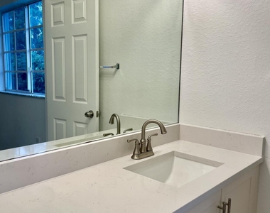 4987 Se Mariner Garden Circle - Photo Thumbnail 14