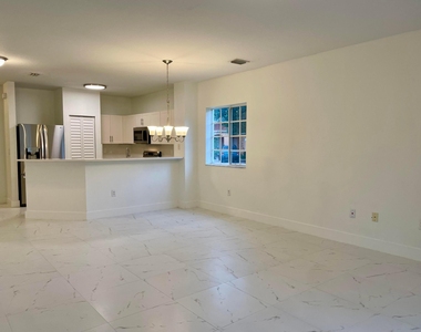 4987 Se Mariner Garden Circle - Photo Thumbnail 5