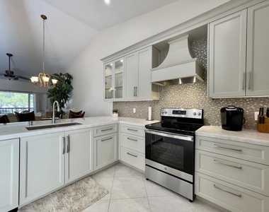 202 Cypress Point Drive - Photo Thumbnail 6