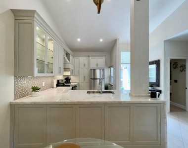 202 Cypress Point Drive - Photo Thumbnail 7