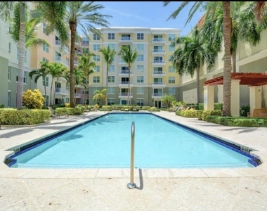 802 W Windward Way - Photo Thumbnail 7