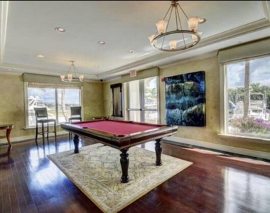 802 W Windward Way - Photo Thumbnail 18