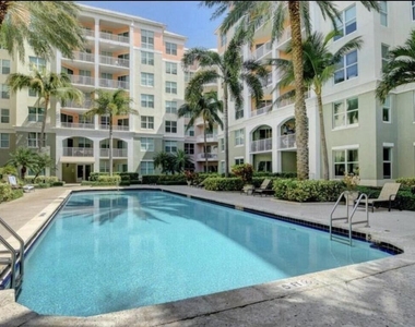 802 W Windward Way - Photo Thumbnail 23