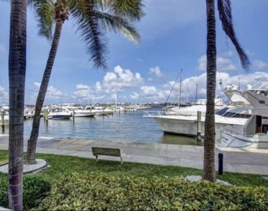 802 W Windward Way - Photo Thumbnail 16
