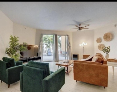 802 W Windward Way - Photo Thumbnail 10