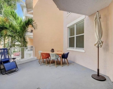 802 W Windward Way - Photo Thumbnail 6