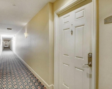 802 W Windward Way - Photo Thumbnail 11