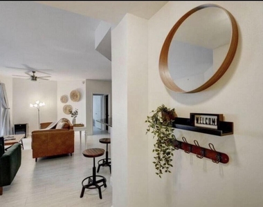 802 W Windward Way - Photo Thumbnail 32