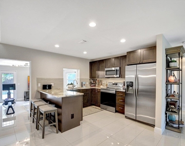 702 Grove Street - Photo Thumbnail 8