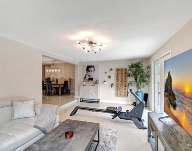 702 Grove Street - Photo Thumbnail 13