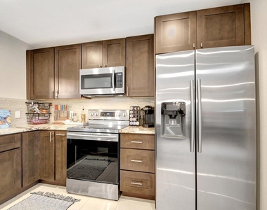 702 Grove Street - Photo Thumbnail 9