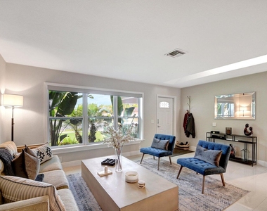 702 Grove Street - Photo Thumbnail 3