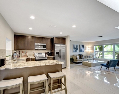 702 Grove Street - Photo Thumbnail 5
